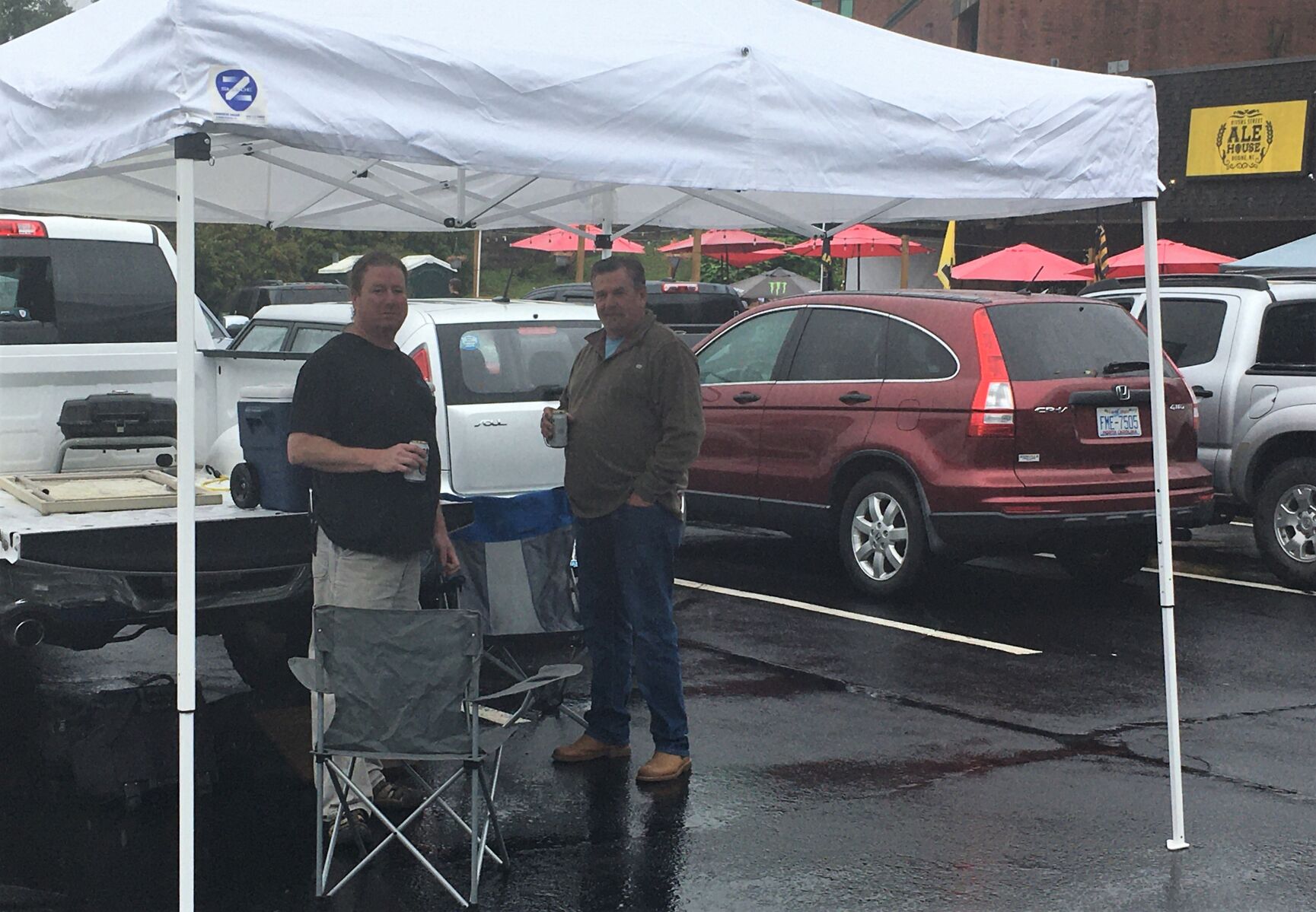 Rivers Street Ale House tailgaters